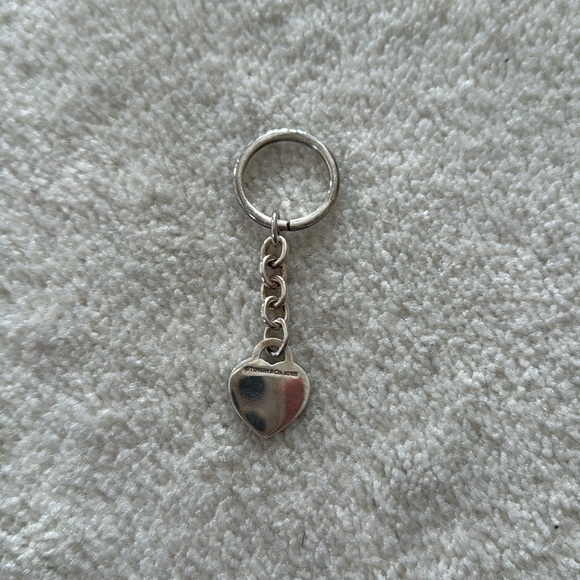 Authentic Return to Tiffany sterling silver keychain - Picture 4 of 6